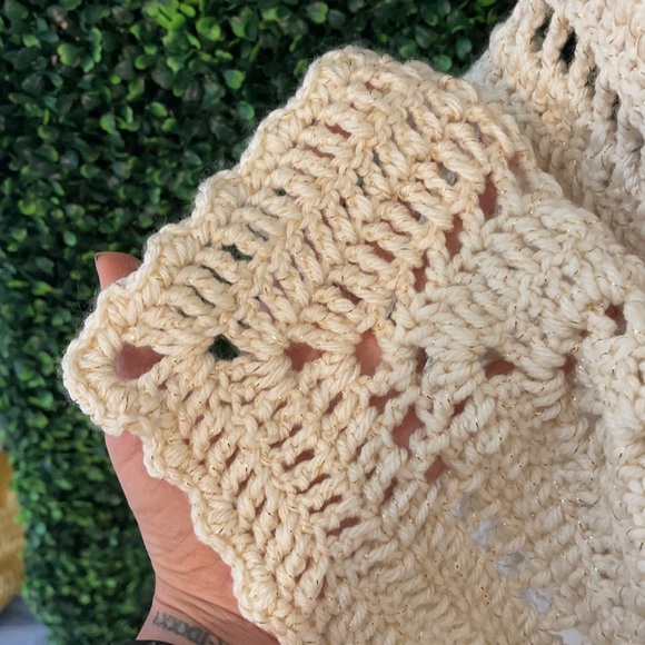 New,hand crochet, summer shawl - Picture 10 of 11